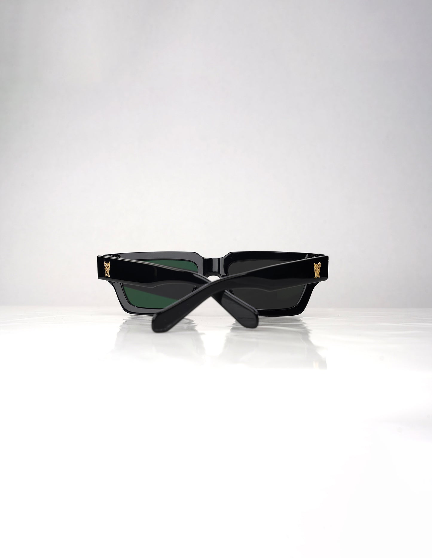 'IV' Frame in Jet Black