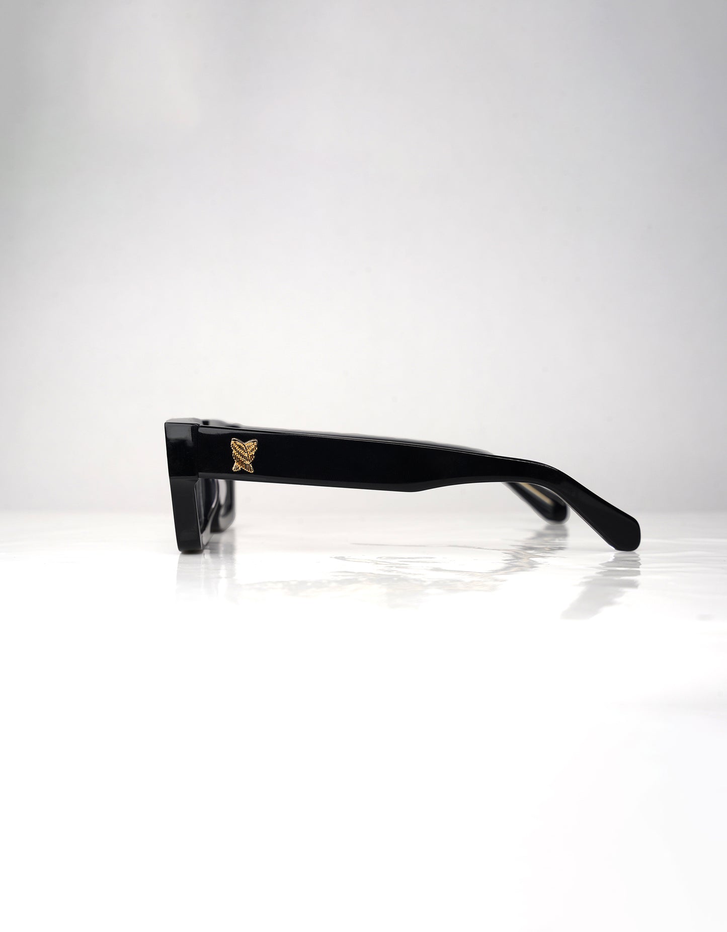 'IV' Frame in Jet Black
